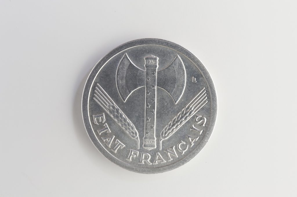 Avers de 2 francs Francisque (1943, France), aluminium.
