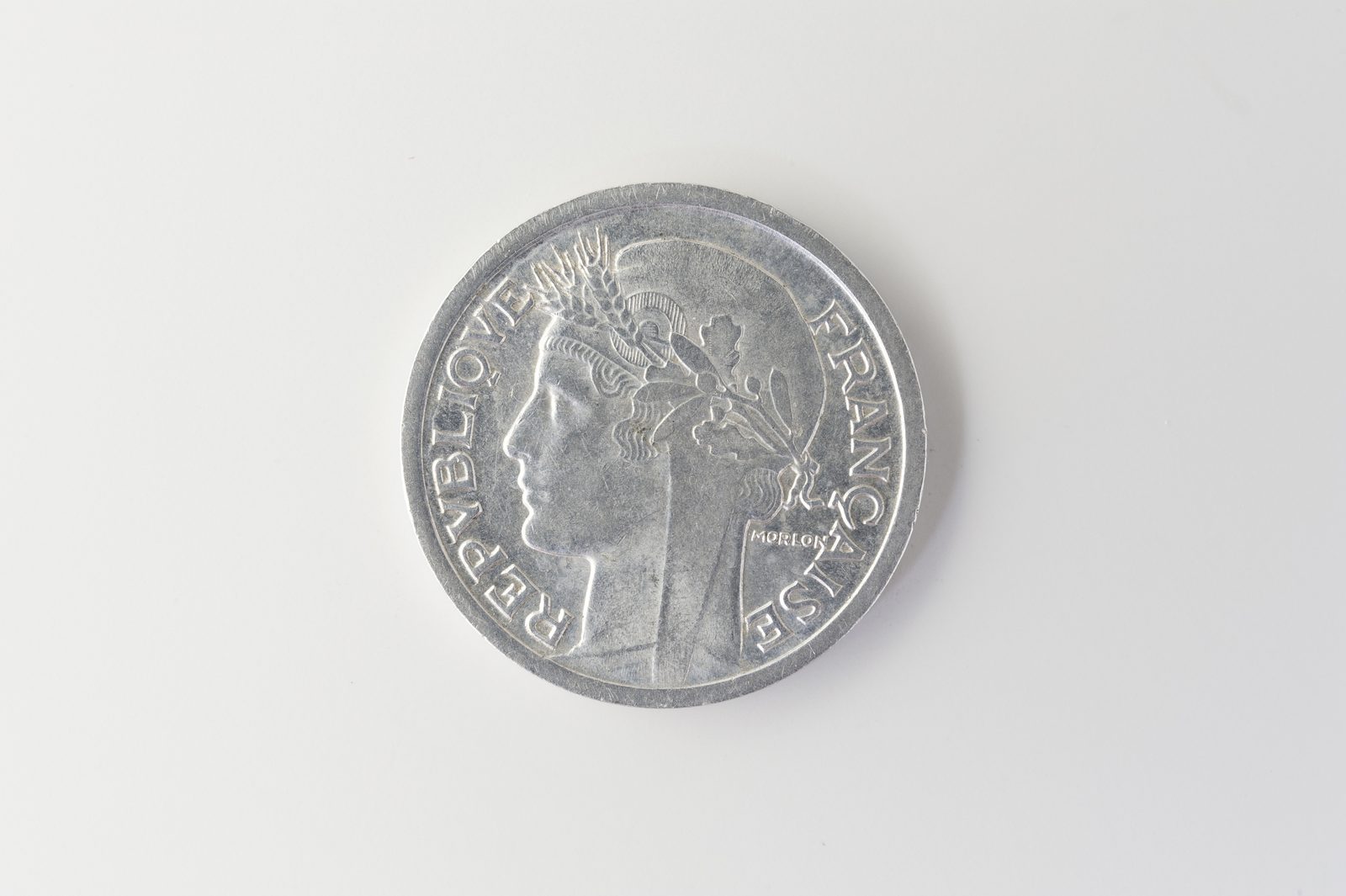 Avers de 2 francs Morlon aluminium (1947, France), aluminium.